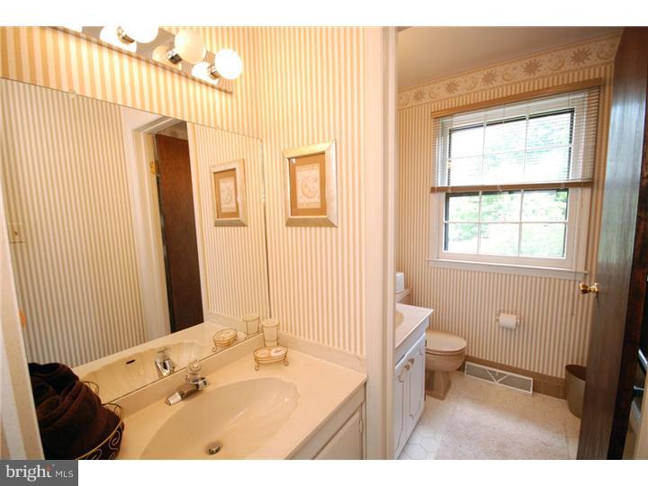 110 White Oak Road Cherry Hill, NJ 08034 - Photo 16 of 25 Bathroom