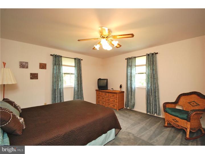 110 White Oak Road Cherry Hill, NJ 08034 - Photo 18 of 25 Bedroom 3