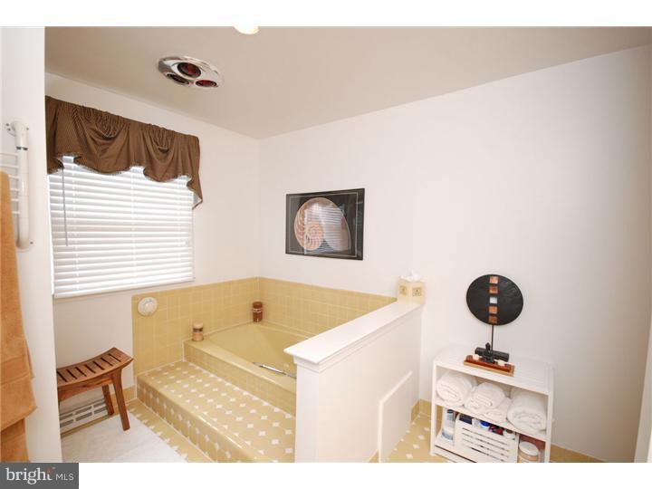 110 White Oak Road Cherry Hill, NJ 08034 - Photo 21 of 25 Master Bathroom