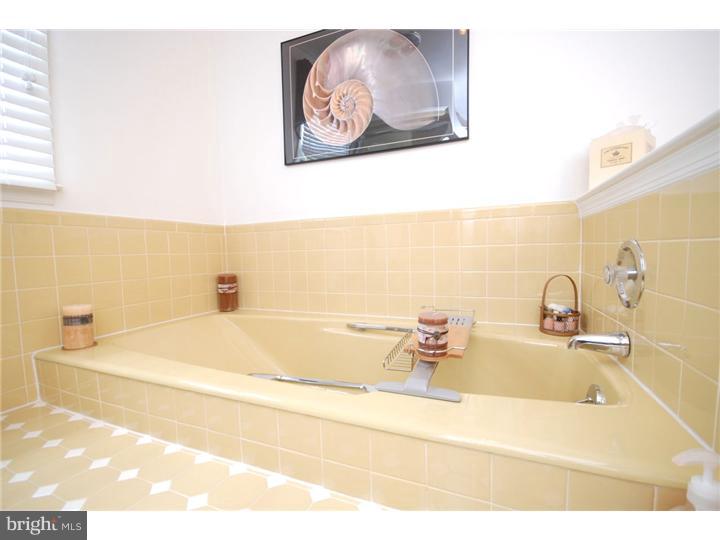 110 White Oak Road Cherry Hill, NJ 08034 - Photo 22 of 25 Master Bathroom