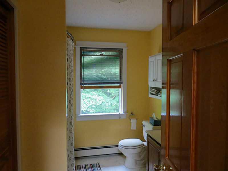 15 Silver Ridge Road Bangor, ME 04401 - Photo 29 of 32 Bathroom. A second full bath upstairs.