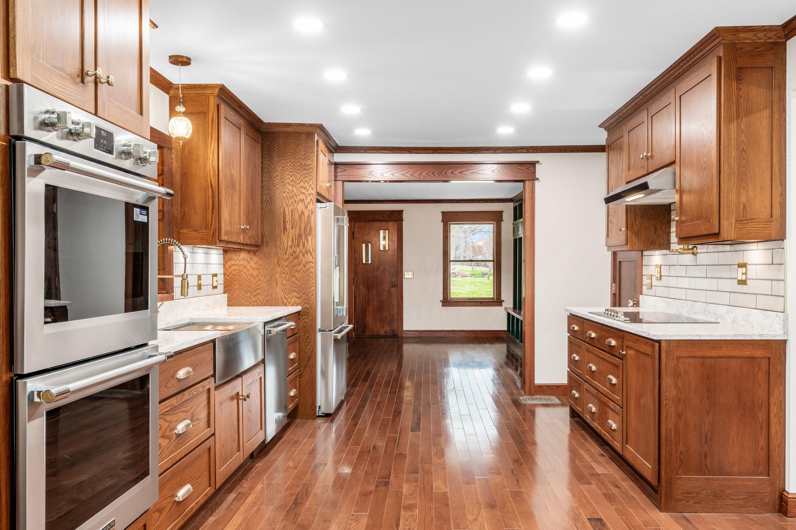 3229 Nolan Road Zanesville, OH 43701 - Photo 10 of 53 3229 Nolan-eat-in kitchen 3