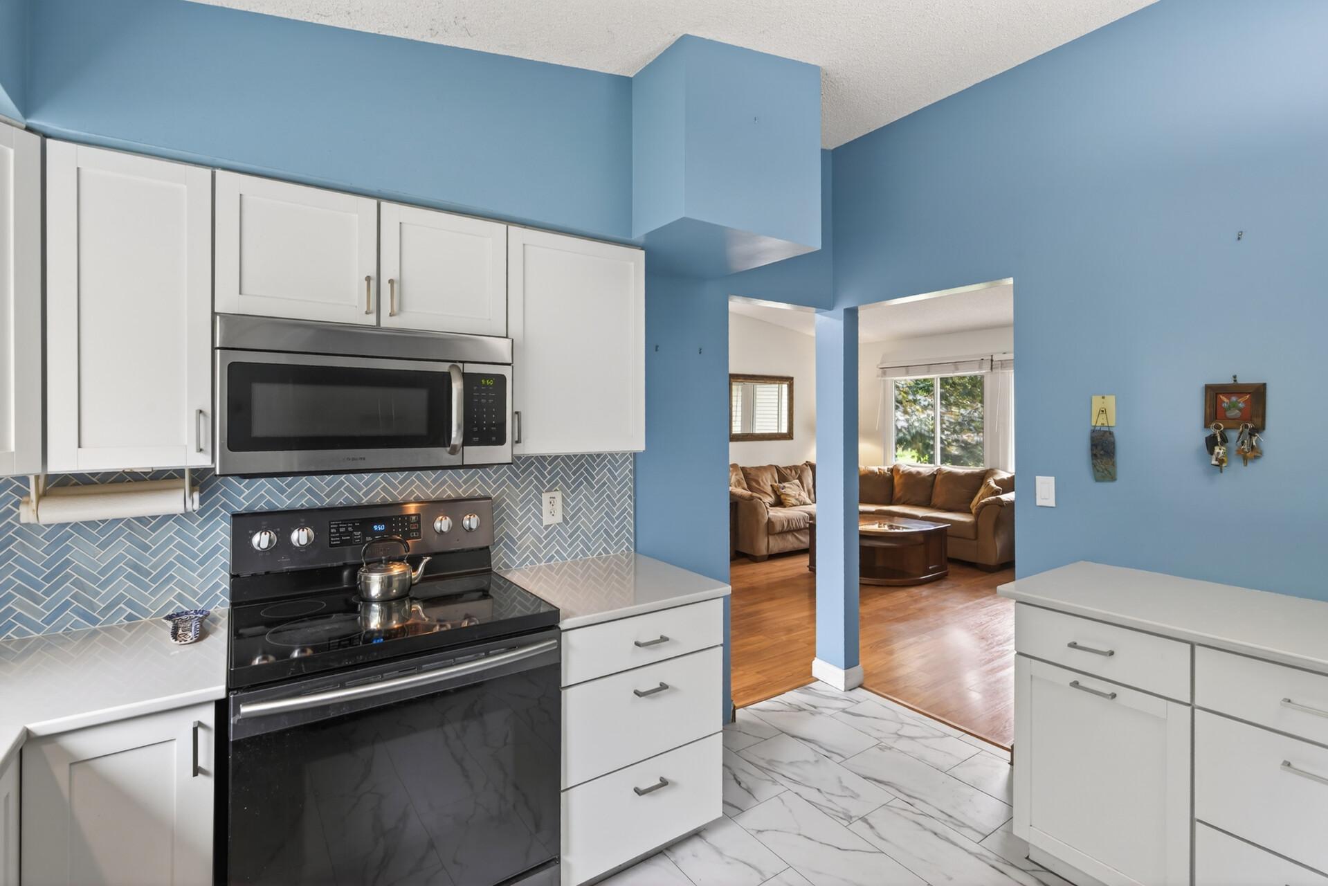 8522 Darnel Road Eden Prairie, MN 55347 - Photo 5 of 55