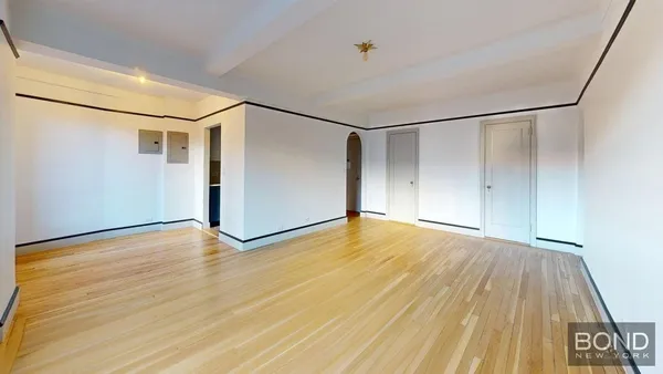 $9,995 | 1 Christopher Street, Unit 6A | West Village
