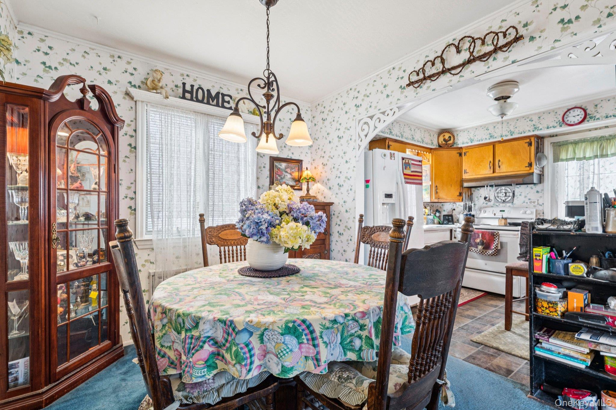 2002 Murray Place Merrick, NY 11566 - Photo 9 of 37