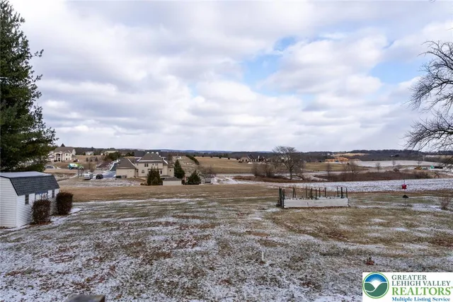 $375,000 | 2486 Evanwood Road, Bath, PA 18014