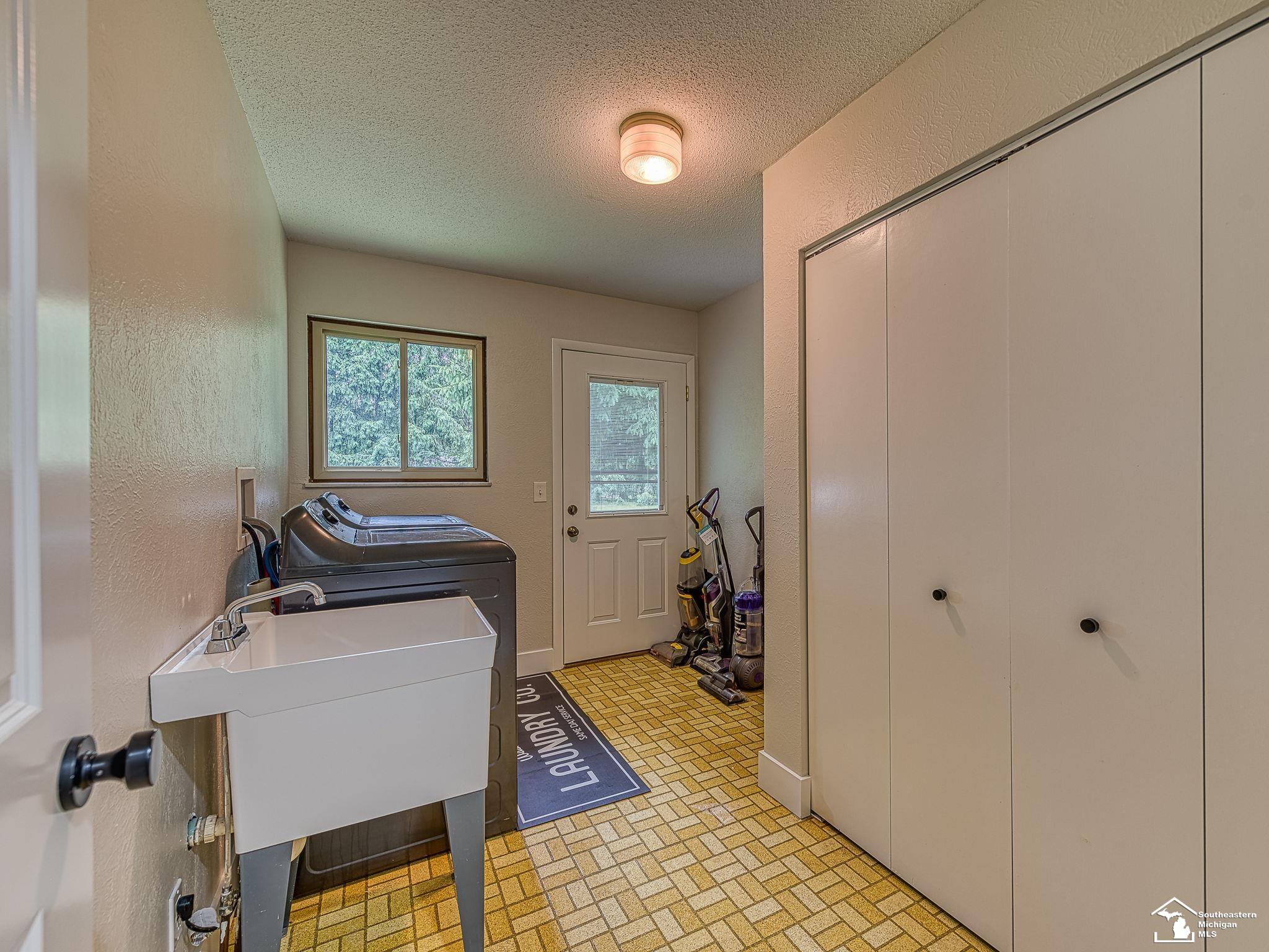 10015 Secor Road Temperance, MI 48182 - Photo 24 of 40