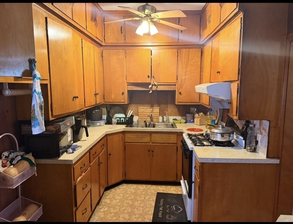 34-36 Park Street Fall River, MA 02721 - Photo 4 of 11