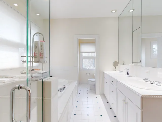 $1,529,000 | 1133 Manor Drive, Wilmette, IL 60091