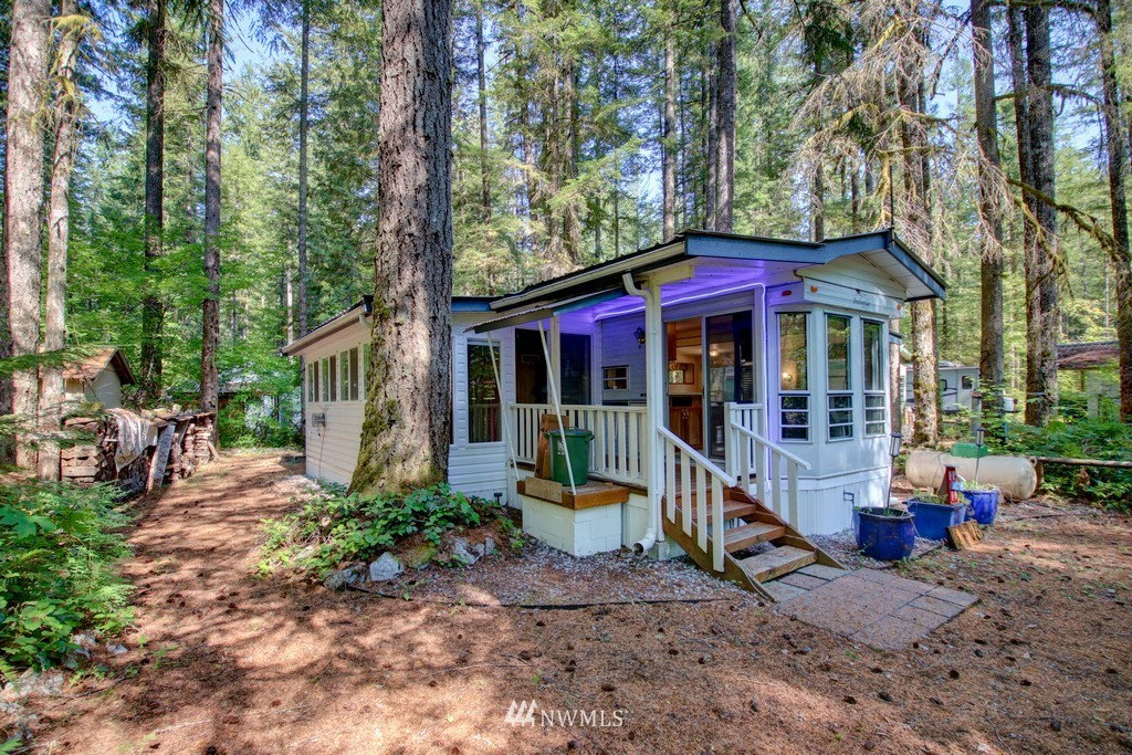 75-1 Goldrush Road Deming, WA 98244 - Photo 1 of 40 Gallery Image 1