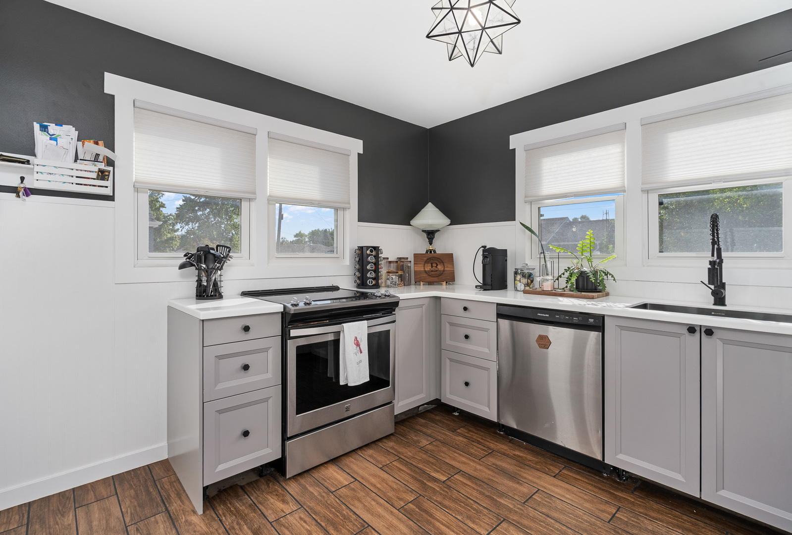 1126 Sanger Street Ottawa, IL 61350 - Photo 3 of 25