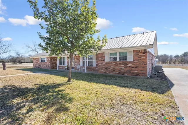 $489,000 | 100 Sunny Lane, Gatesville, TX 76528