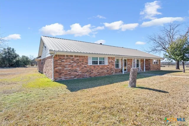 $489,000 | 100 Sunny Lane, Gatesville, TX 76528