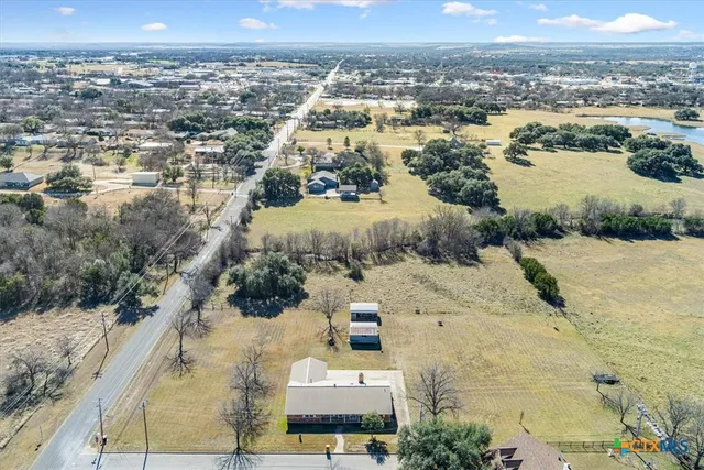 $489,000 | 100 Sunny Lane, Gatesville, TX 76528