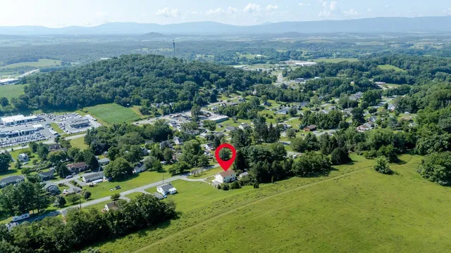 $475,000 | 107 Orchard Road, Staunton, VA 24401