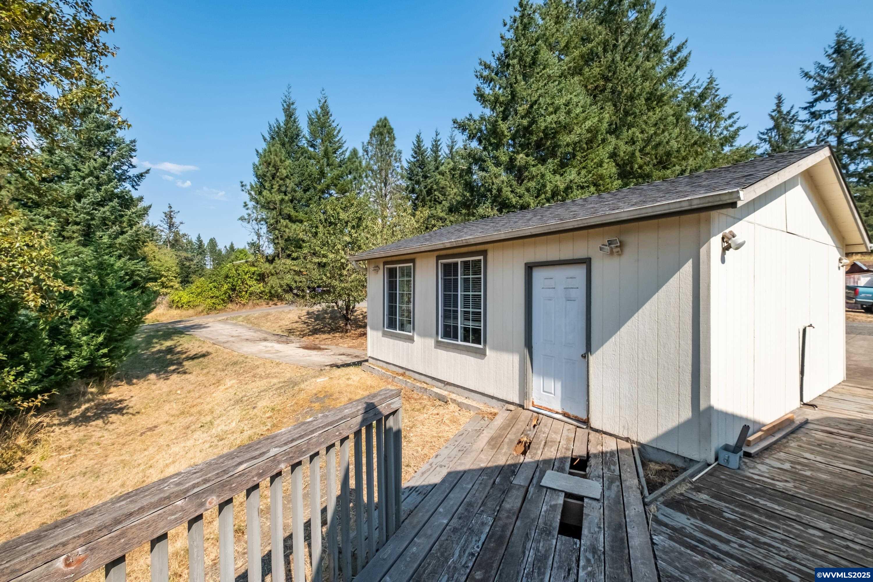 30522 West View Street Lebanon, OR 97355 - Photo 46 of 49