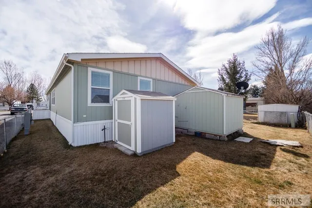 $205,000 | 2139 North Pinewood Drive, Idaho Falls, ID 83401