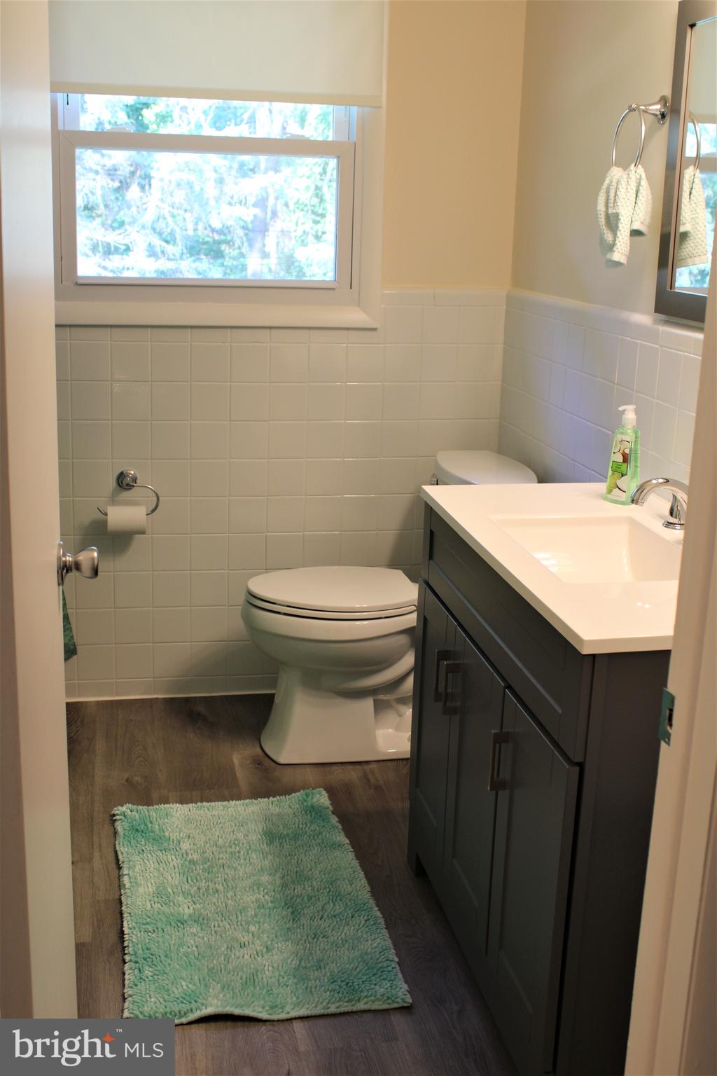 2227 Greenstone Road Wilmington, DE 19810 - Photo 17 of 25 2nd Floor Hall bathroom