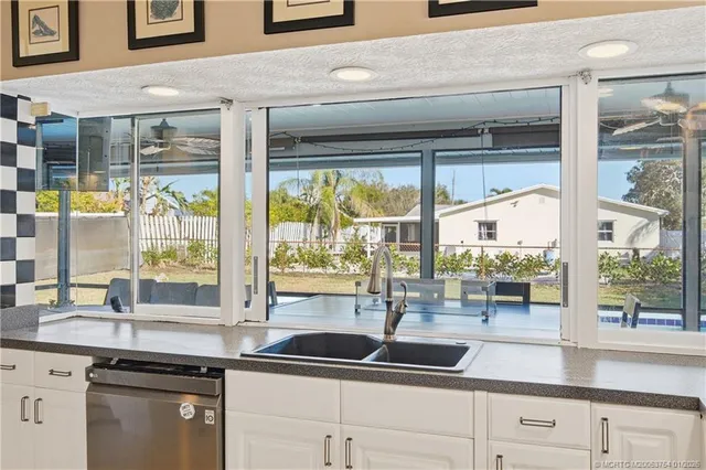 $575,000 | 1569 Northeast Amy Avenue, Jensen Beach, FL 34957