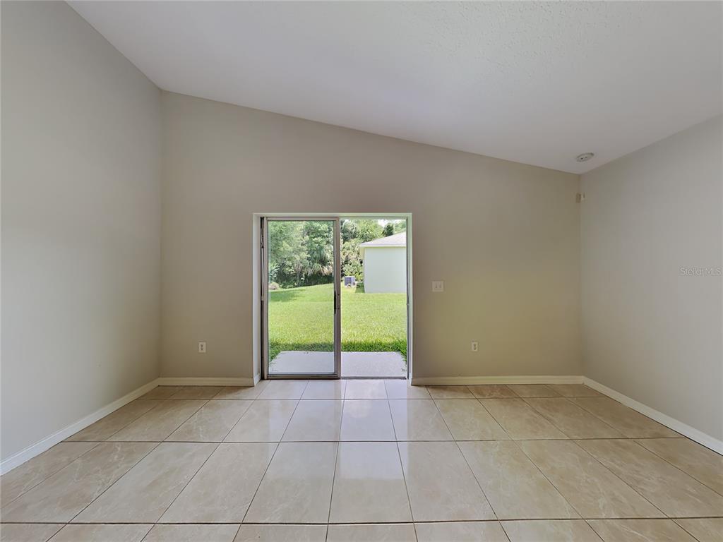 10193 Oak Crest Road Orlando, FL 32829 - Photo 3 of 18