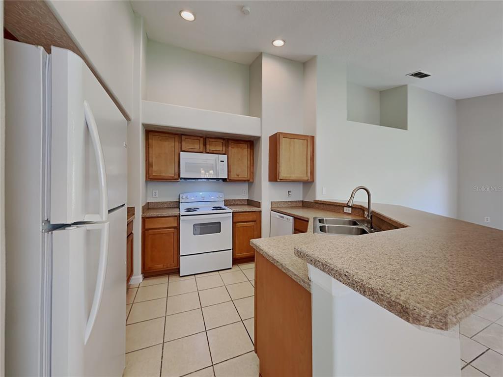 10193 Oak Crest Road Orlando, FL 32829 - Photo 5 of 18