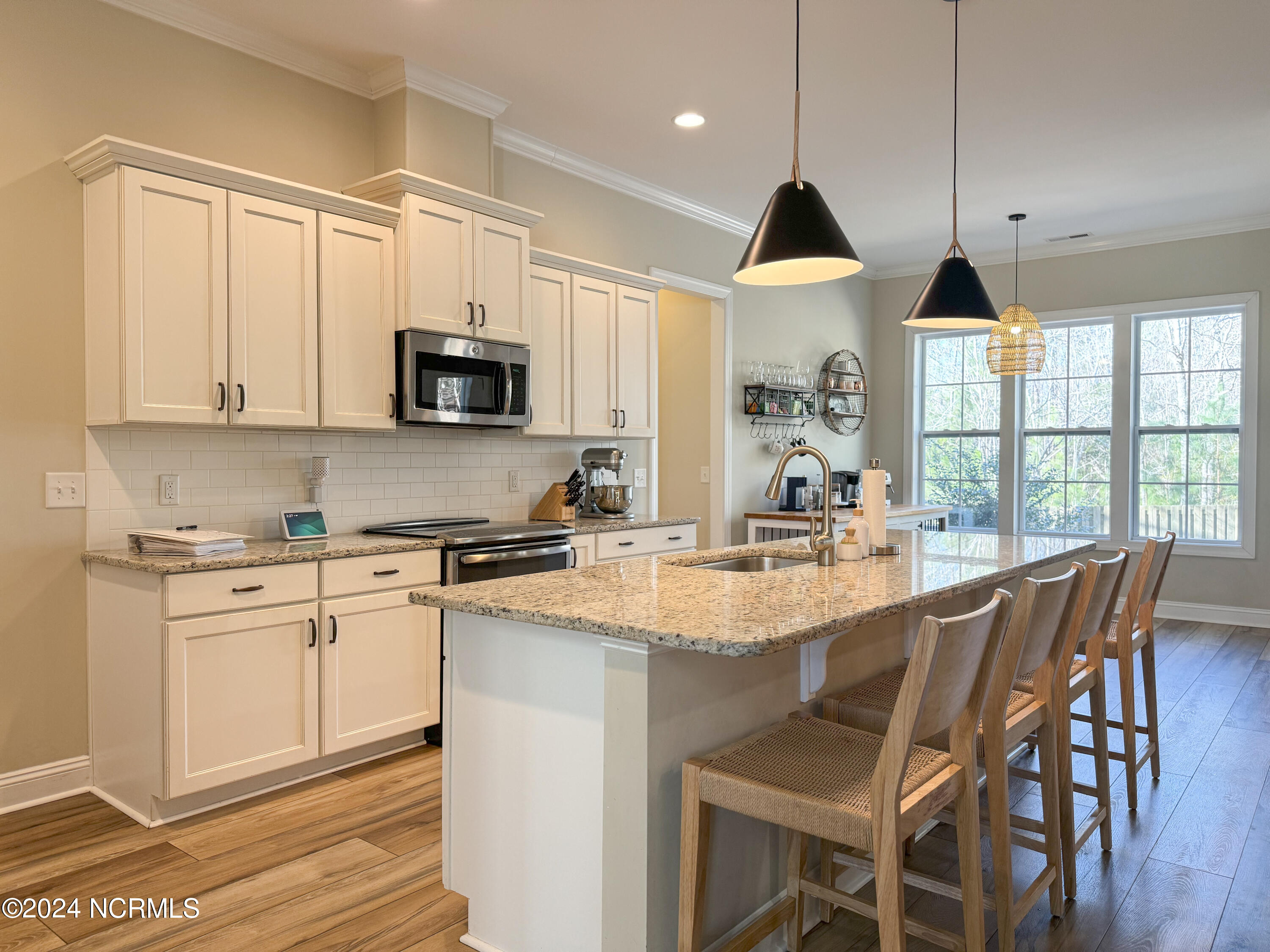 506 Center Drive Hampstead, NC 28443 - Photo 13 of 52 Photo Feb 07 2024, 2 27 23 PM