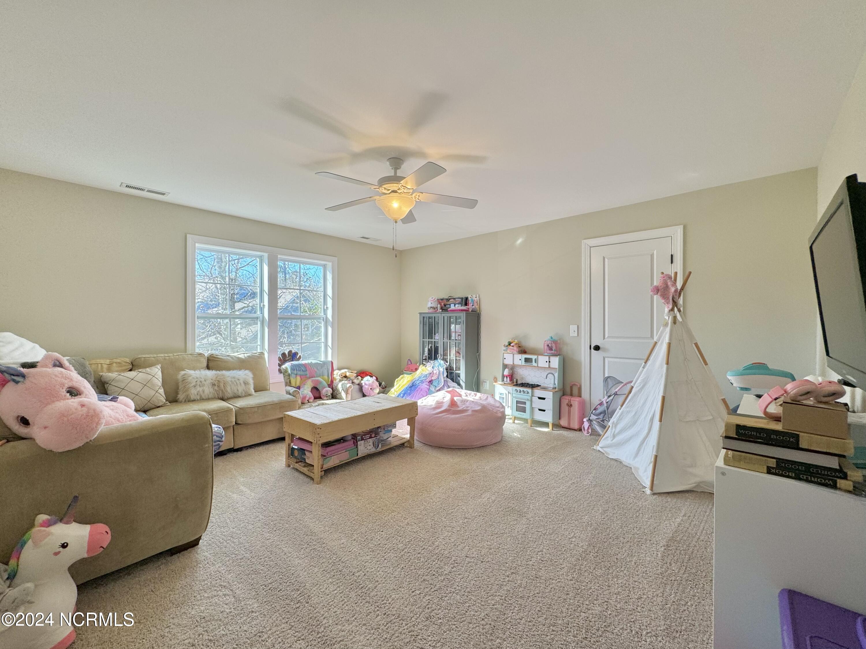 506 Center Drive Hampstead, NC 28443 - Photo 45 of 52 Photo Feb 07 2024, 2 52 07 PM