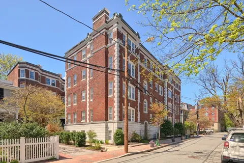 $879,000 | 41 Bowdoin Street, Unit 28, Cambridge, MA 02138