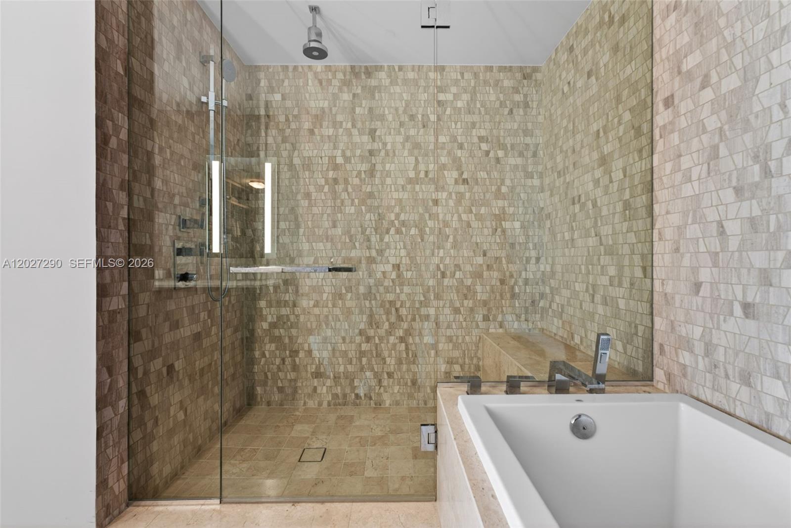88 Southwest 7th Street, Unit 2408 Miami, FL 33130 - Photo 13 of 20