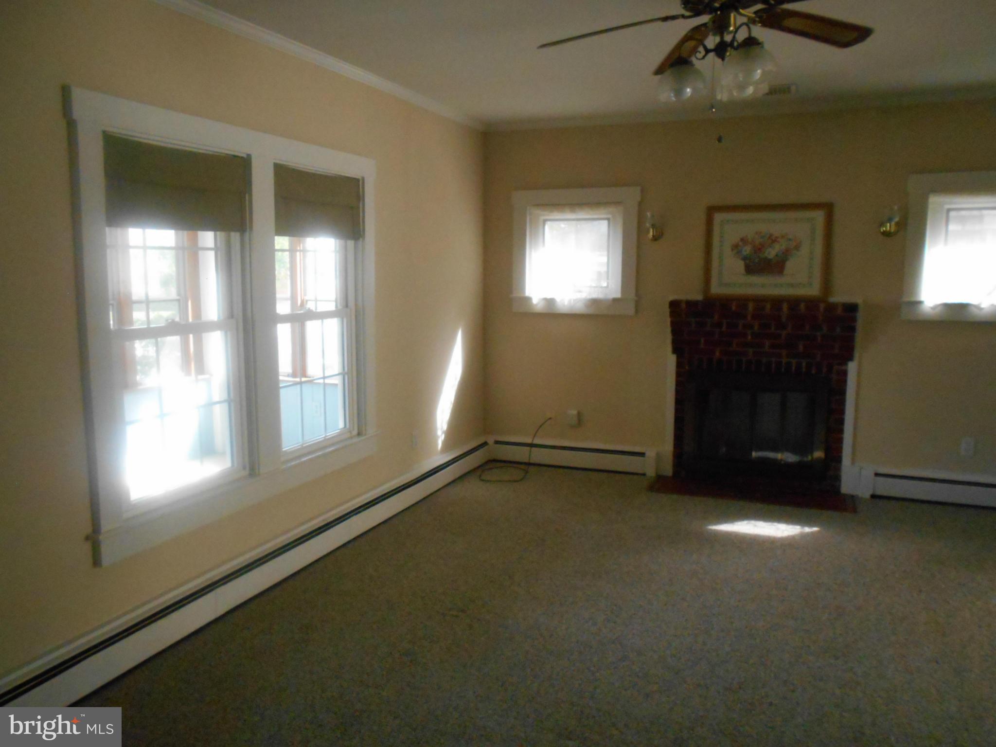 704 Dover Road Easton, MD 21601 - Photo 3 of 20 Living Room