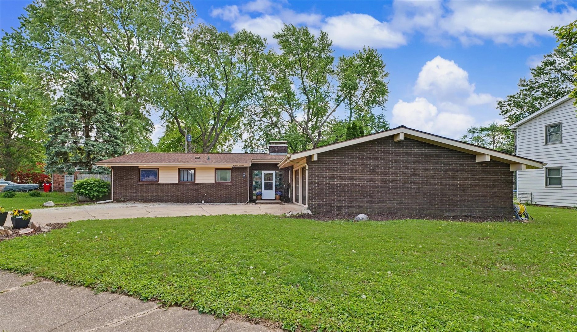 1809 Augusta Drive Champaign, IL 61821 - Photo 2 of 32
