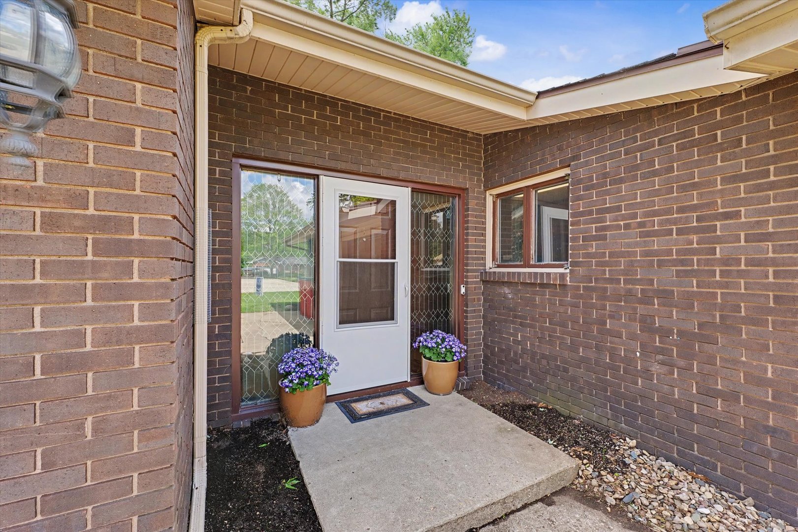 1809 Augusta Drive Champaign, IL 61821 - Photo 4 of 32