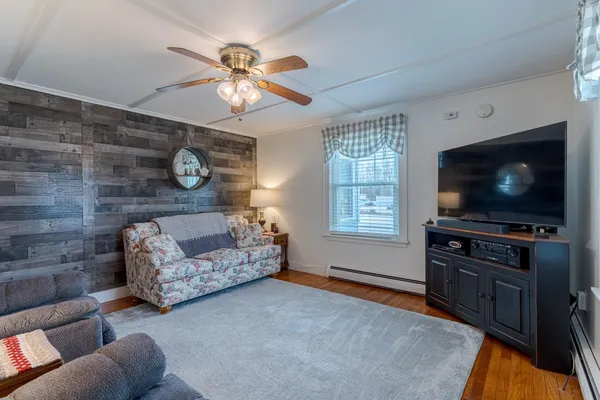 $475,000 | 213 Highway 108, Somersworth, NH 03878