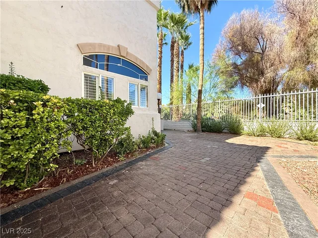 $3,100 | 411 Indigo Springs Street, Henderson, NV 89014