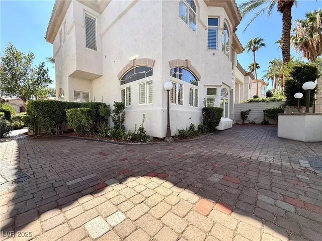 $3,100 | 411 Indigo Springs Street, Henderson, NV 89014