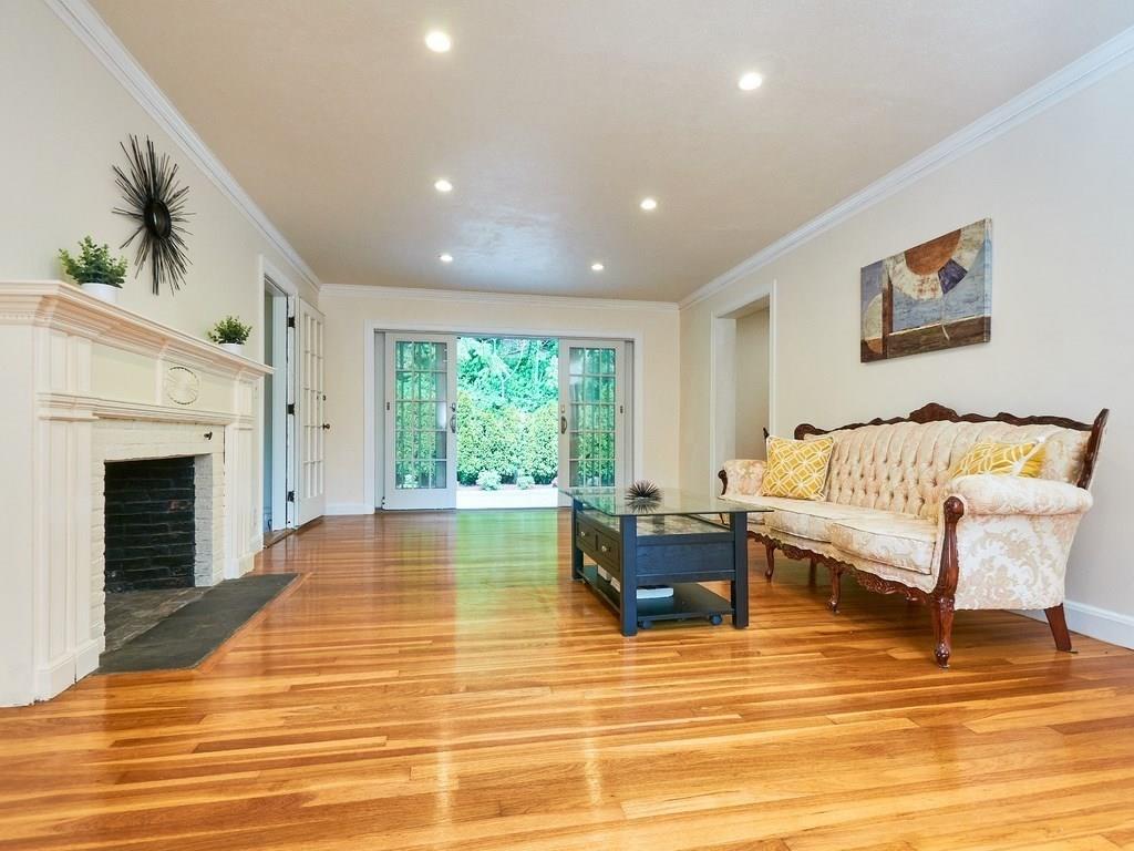105 Annawan Road Newton, MA 02468 - Photo 8 of 33