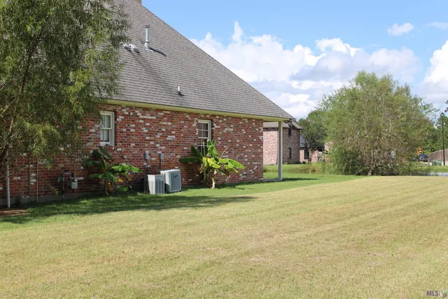 $2,600 | 19435 South Harrells Ferry Road, Baton Rouge, LA 70816