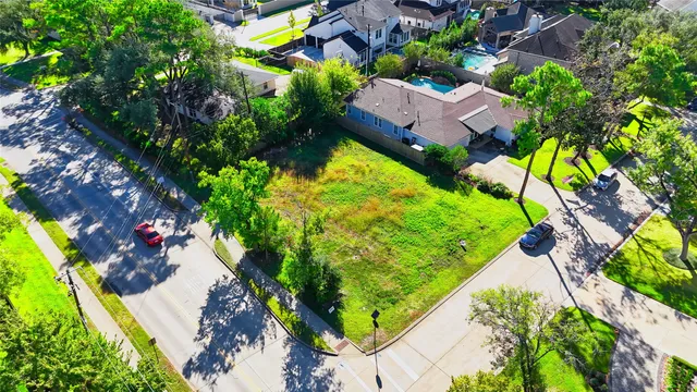 $795,000 | 1314 Caudle Drive, Spring Valley Village, TX 77055