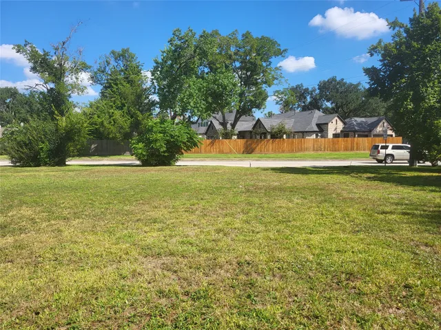 $795,000 | 1314 Caudle Drive, Spring Valley Village, TX 77055