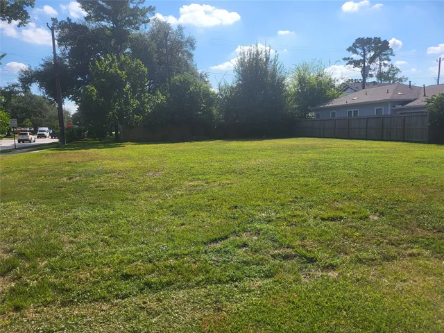 $795,000 | 1314 Caudle Drive, Spring Valley Village, TX 77055