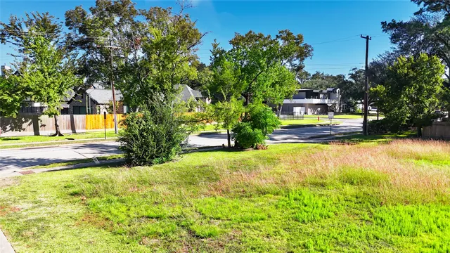 $795,000 | 1314 Caudle Drive, Spring Valley Village, TX 77055