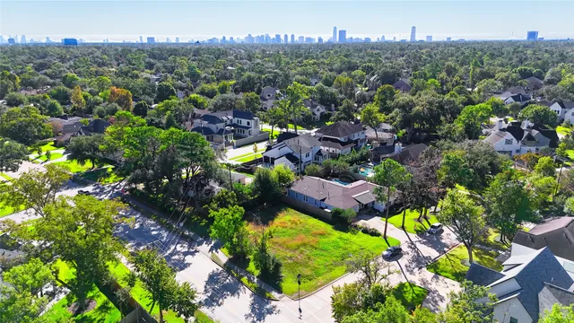 $795,000 | 1314 Caudle Drive, Spring Valley Village, TX 77055