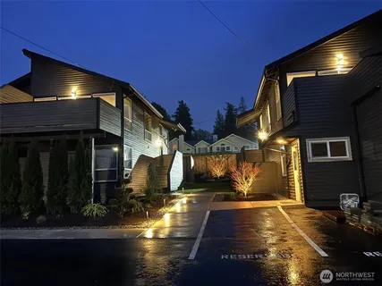 $3,800,000 | 906 6th Street South, Kirkland, WA 98033