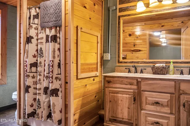 $599,900 | 301 School Street, Tellico Plains, TN 37385