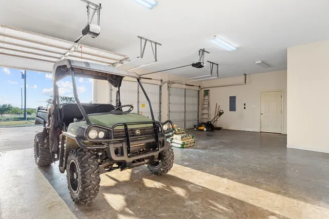 $2,000,000 | 1140 County Road 130, Gatesville, TX 76528