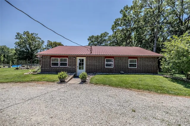 $399,900 | 2962 County Road 496, New Bloomfield, MO 65063
