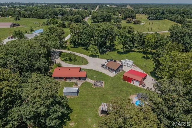 $399,900 | 2962 County Road 496, New Bloomfield, MO 65063