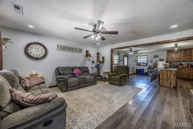 $399,900 | 2962 County Road 496, New Bloomfield, MO 65063