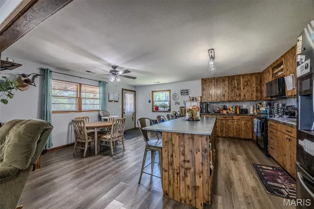 $399,900 | 2962 County Road 496, New Bloomfield, MO 65063