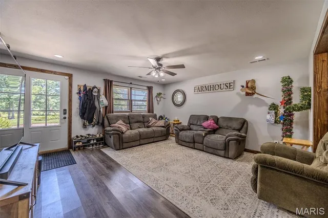 $399,900 | 2962 County Road 496, New Bloomfield, MO 65063